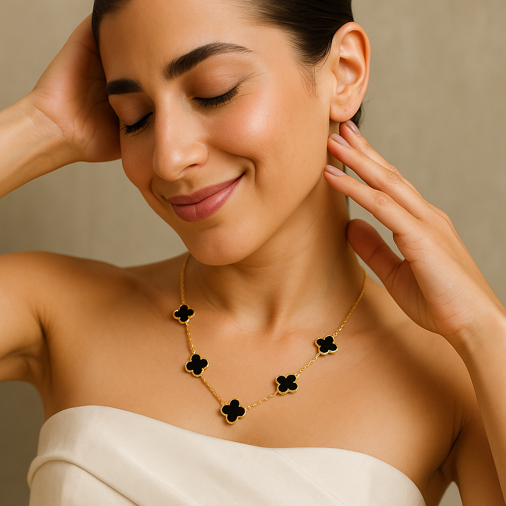Colar Dourado 5 Trevos