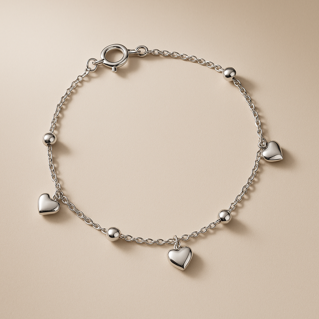 Pulseira Prateada com Pingentes de Coração