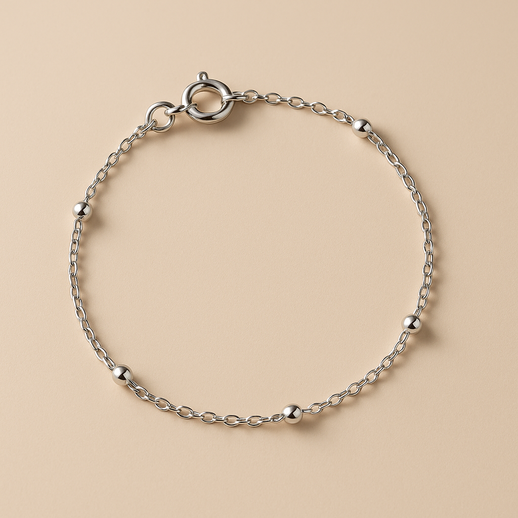 Pulseira Prateada de Bolinhas Delicada