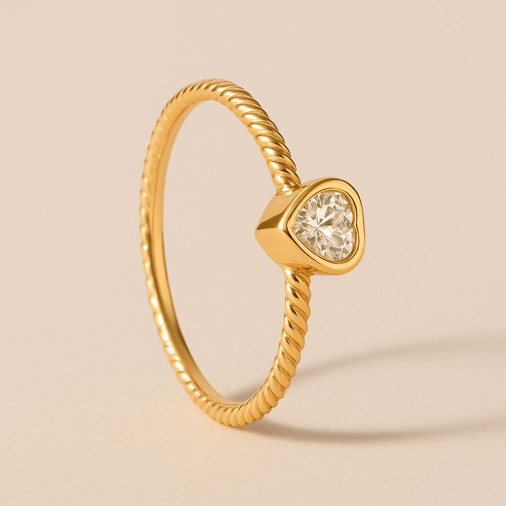 Anel Heart Dourado Solitário em Zircônia