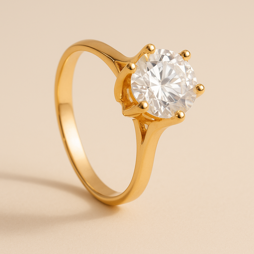 Anel Clara Solitário Dourado com Zircônia