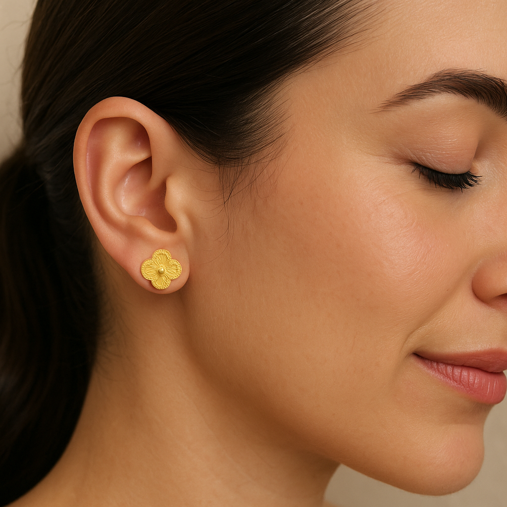 Brinco Dourado de Flor