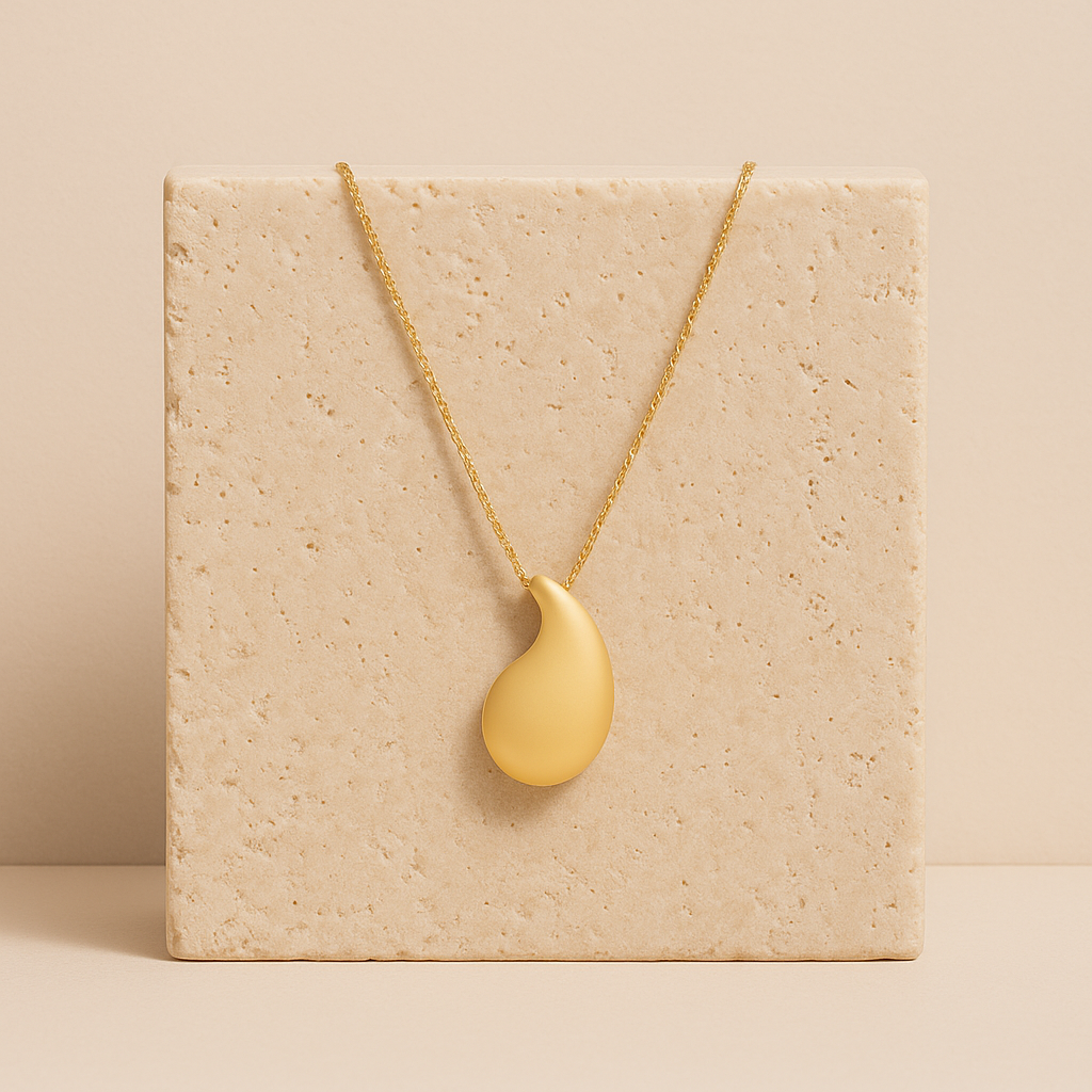 Colar Dourado de Gota Curvada