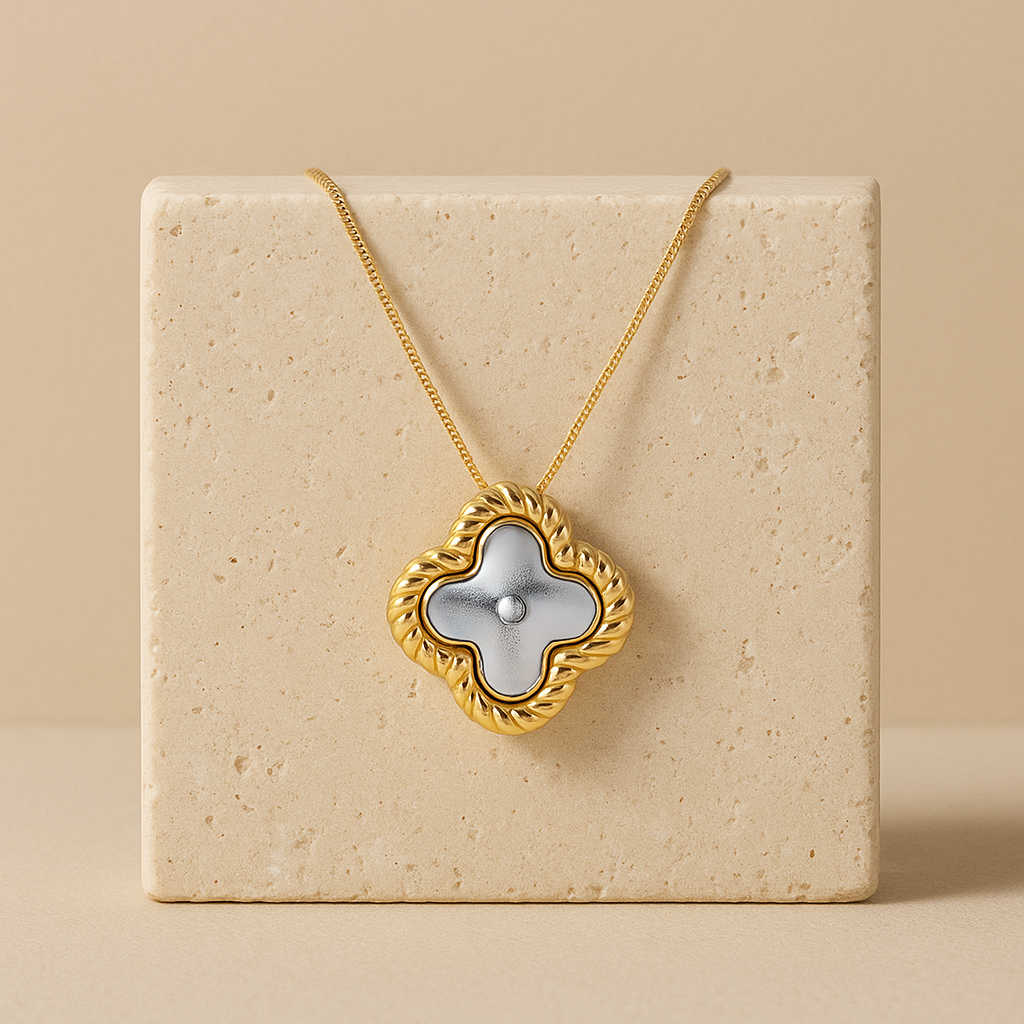 Colar Dourado e Prateado de Flor