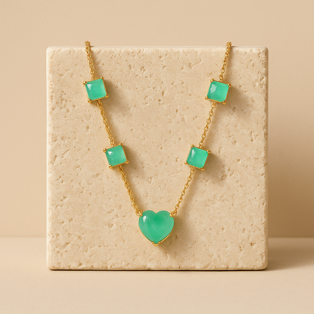Colar Bettina Dourado com Coração Verde