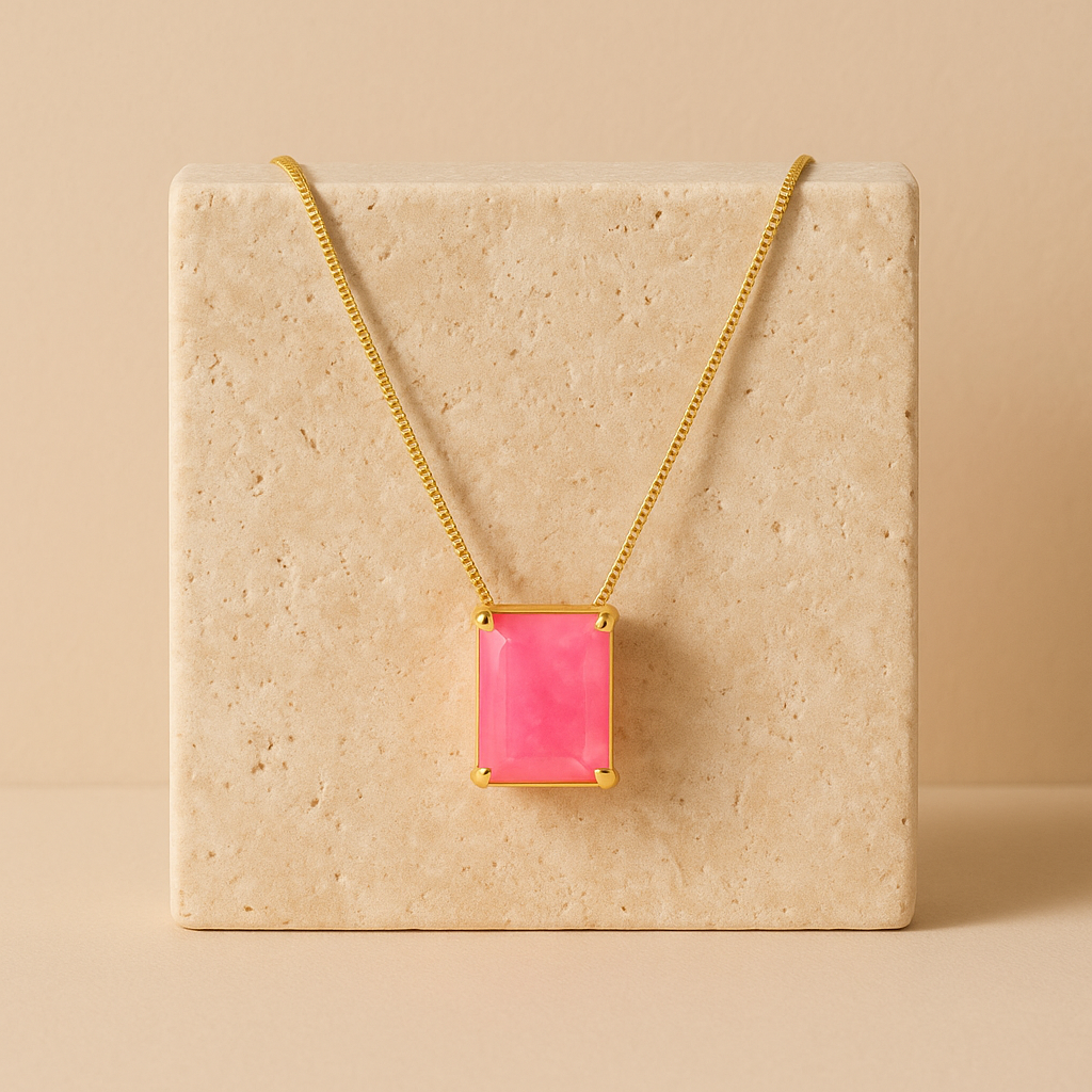 Colar Dourado Retangular de Pedra Rosa