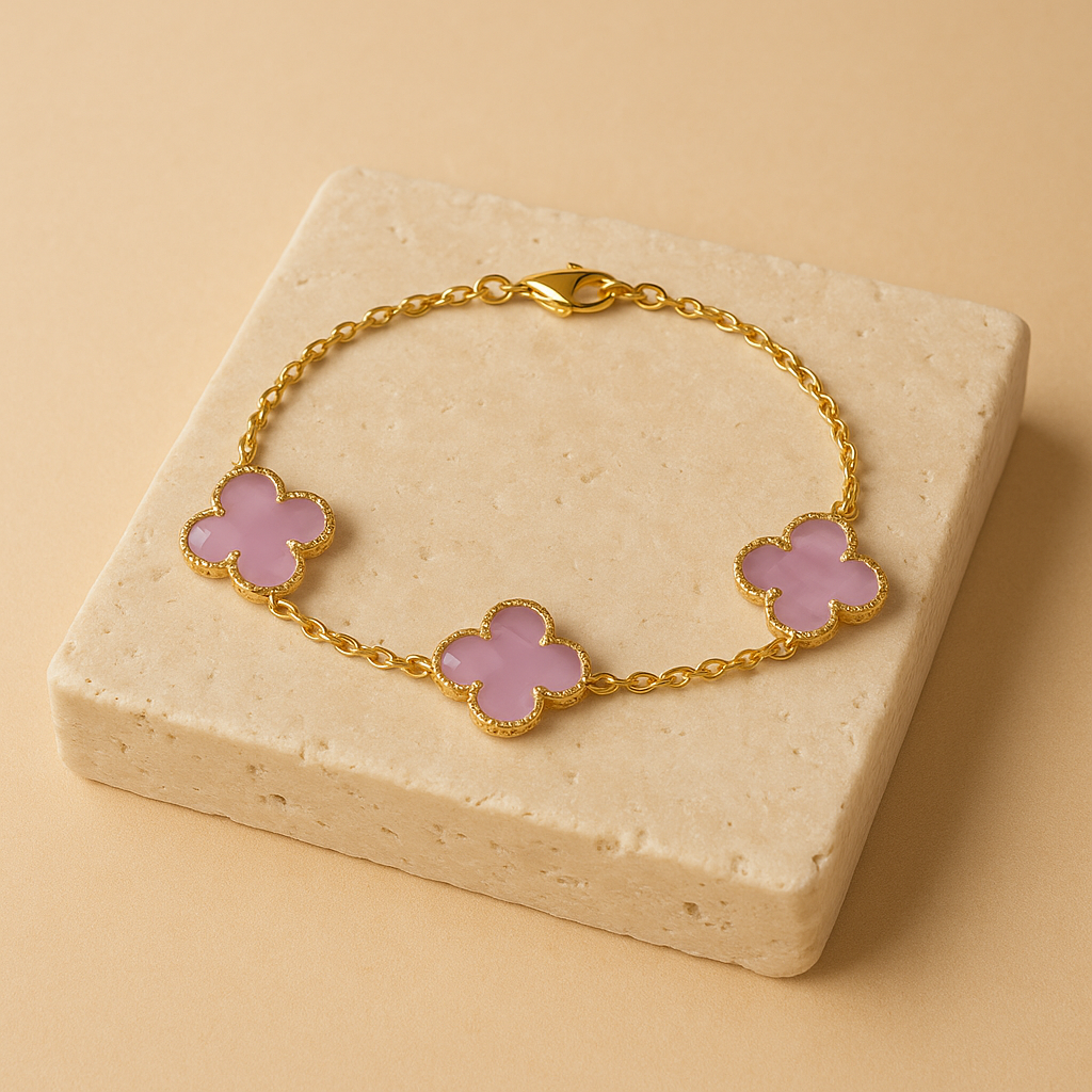 Pulseira Dourada Trevos Zircônia Rosa