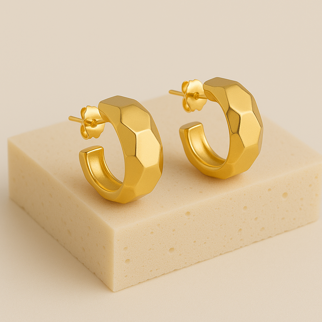 Brinco Dourado de Meia Argola Orgânico Quadrado
