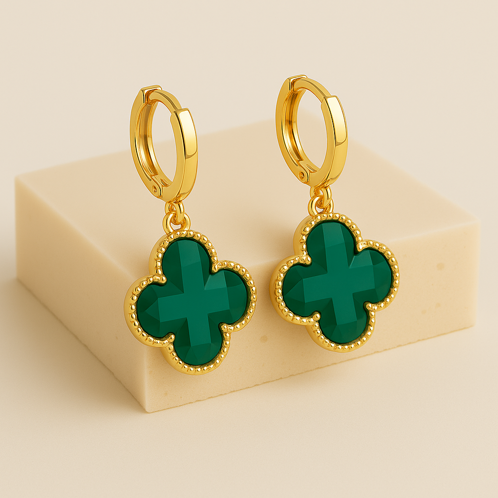 Brinco Dourado de Trevo com Zircônia Verde