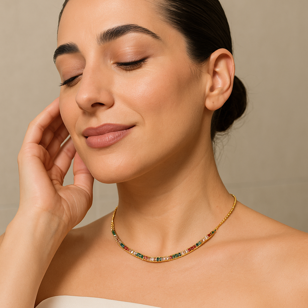 Colar Choker de Pedras Coloridas Dourado